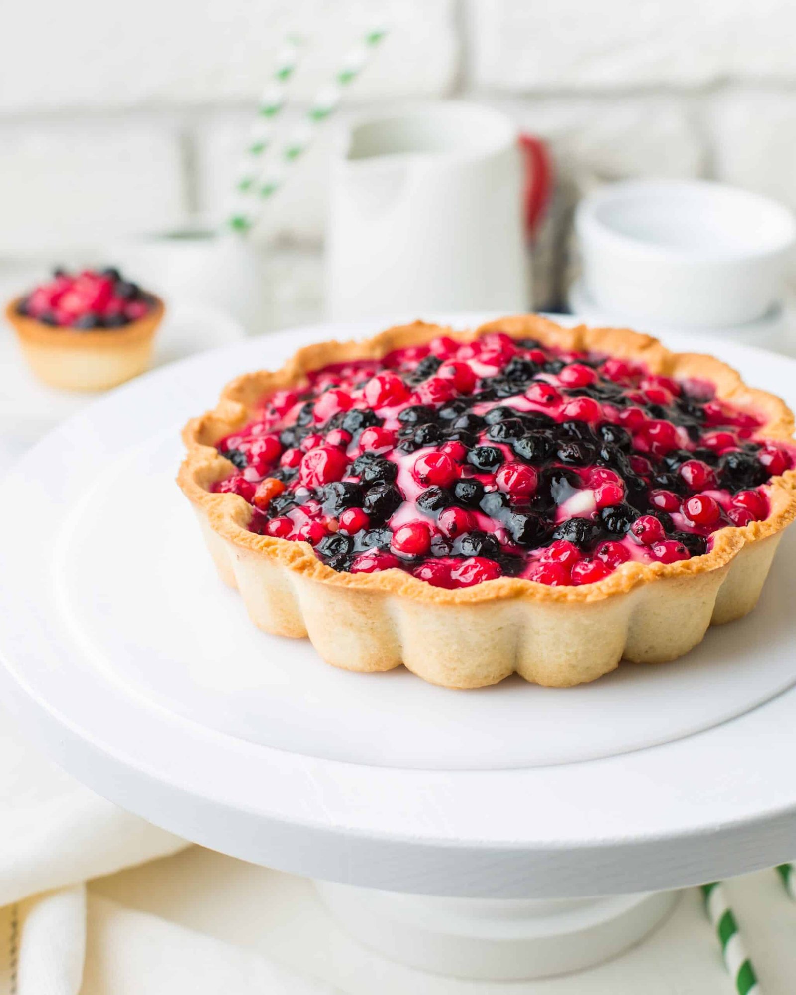 Bursting with Flavor: Berry Tart Pie - A Sweet Delight! 1 pexels anna tukhfatullina food photographerstylist 2693447 scaled 1